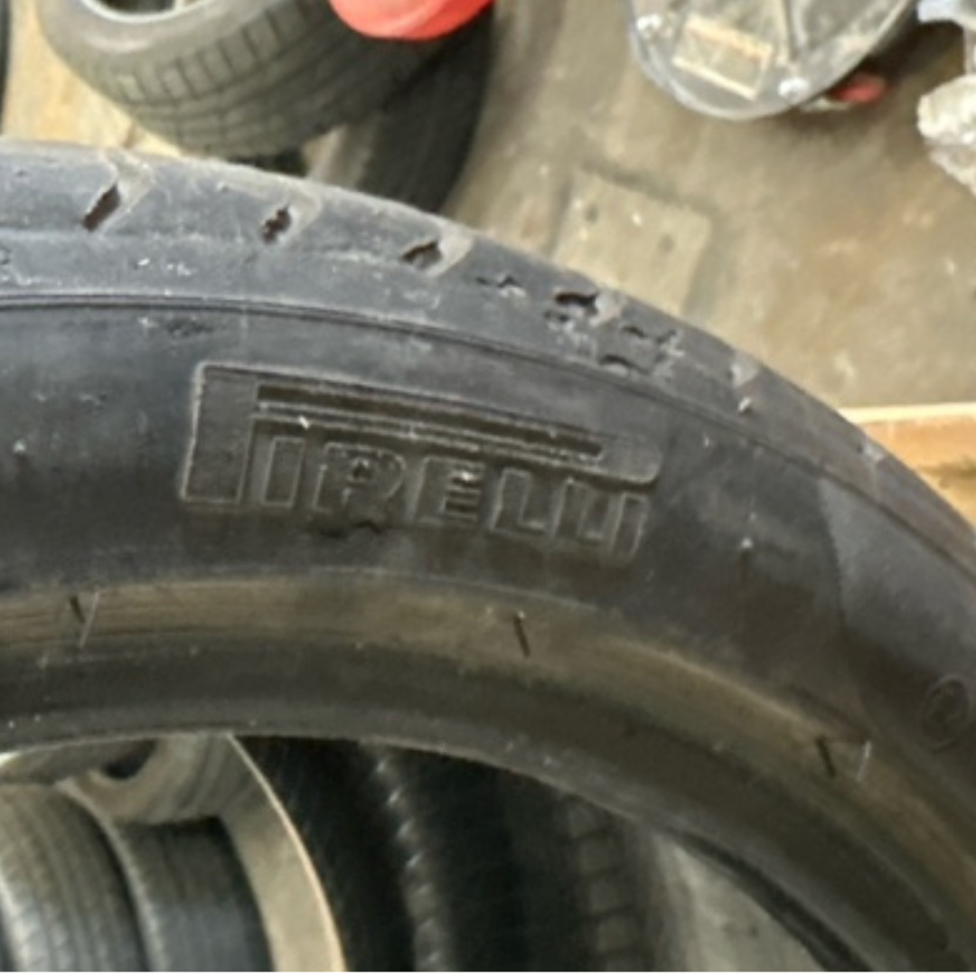 PIRELLI P ZERO 305/30/19 TIRE ccb3b438