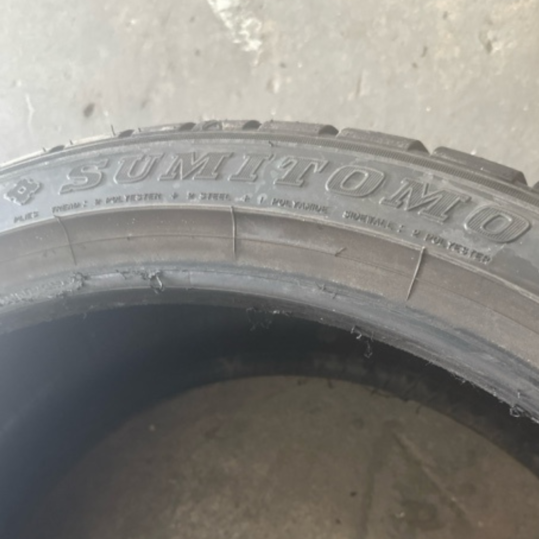 One SUMITOMO HTR A/S PO2 255/35/20 Tire ce16a708