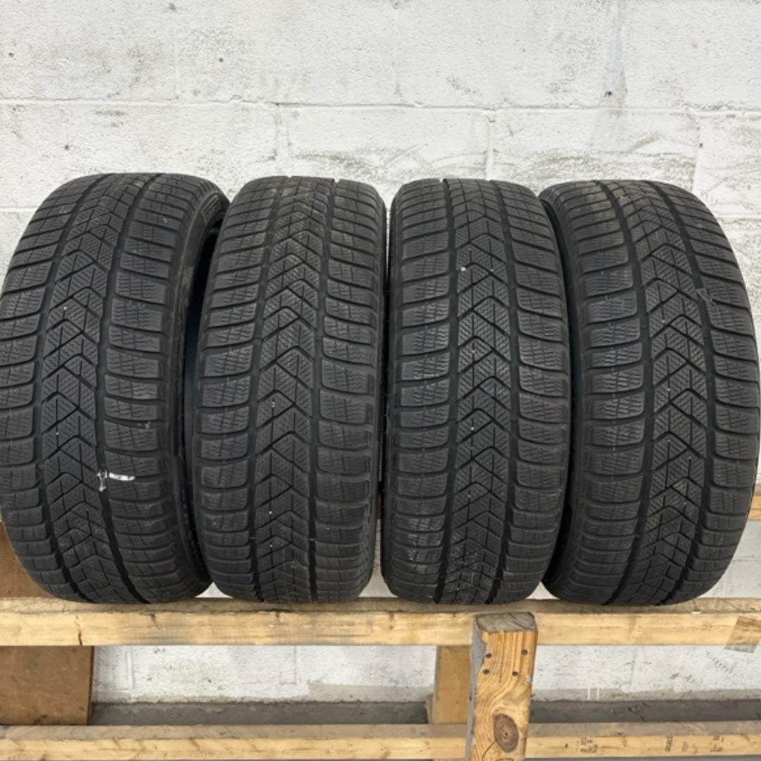 Set of 3 Pirelli Sottozero 3 Size 225/45/18