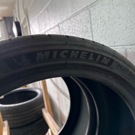 Set of 2 MICHELIN Pilot Sports 255/35/20 Tires 9c3d651f