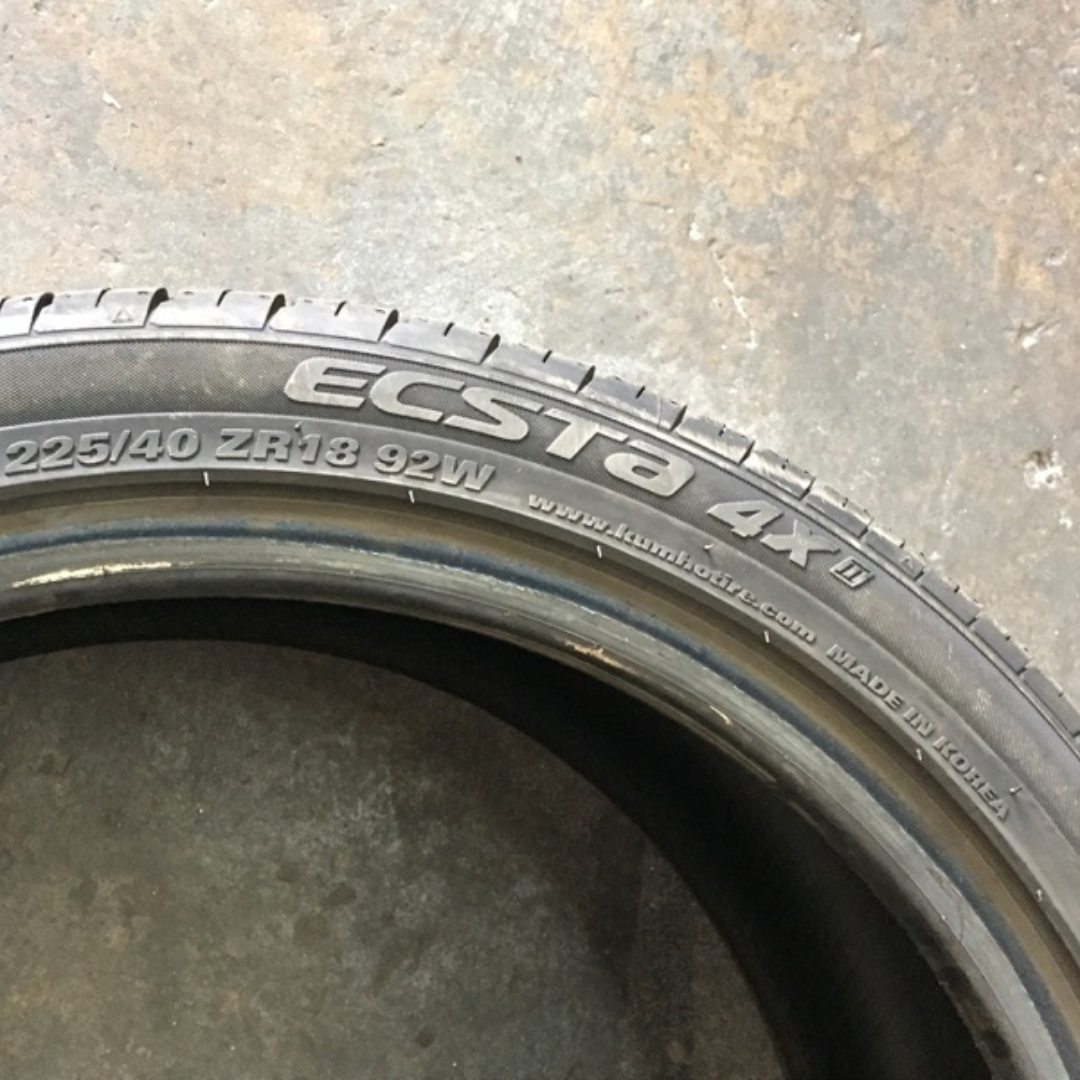 One KUMHO ECSTA 4X 225/40/18 Tire f193b1e7