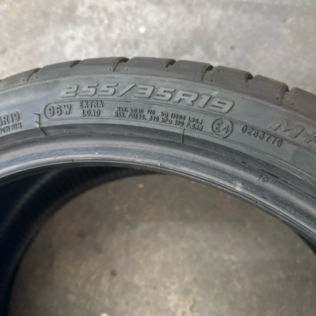 Cooper Zeon RS3-G1 Size 255/35/19