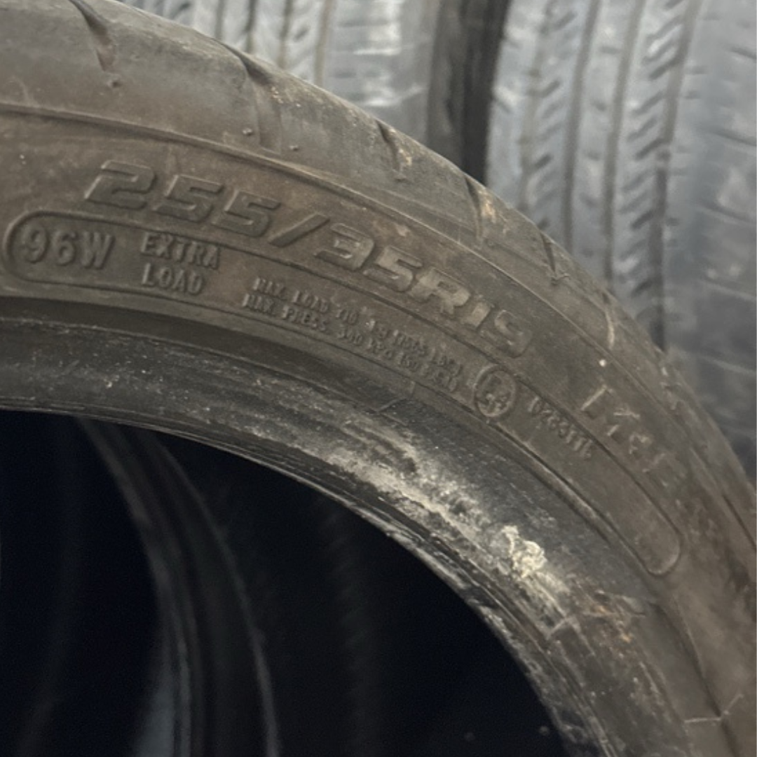 COOPER 255/35/19 TIRE 1f0e75fe