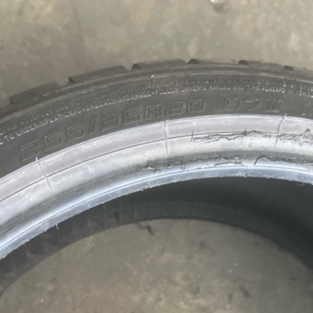 One SUMITOMO HTR A/S PO2 255/35/20 Tire ce16a708