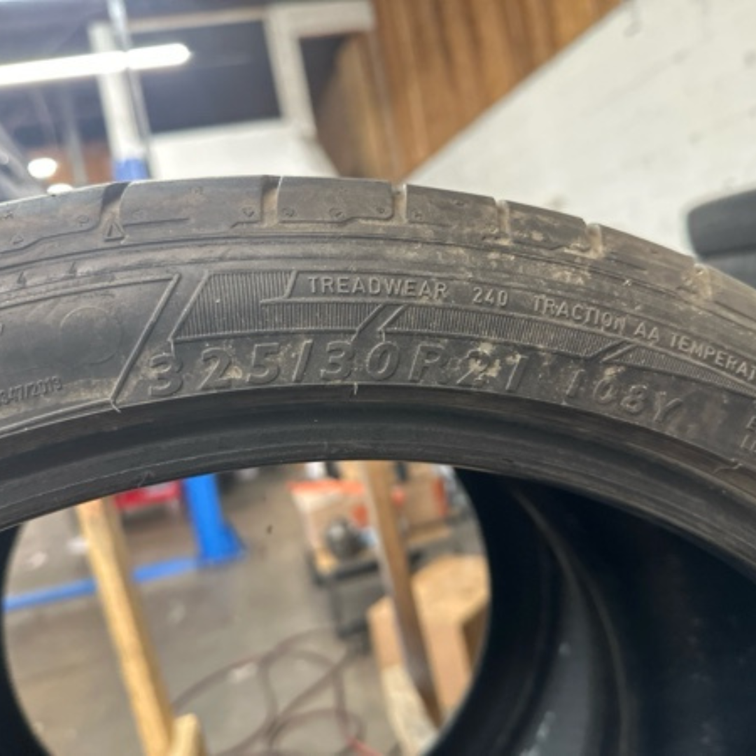 SET OF 2 DUNLOP SPORT 325/30/21 TIRES cd465607