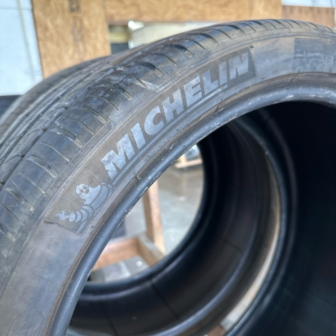 Set of 2 Michelin TIre Size 285/30/21