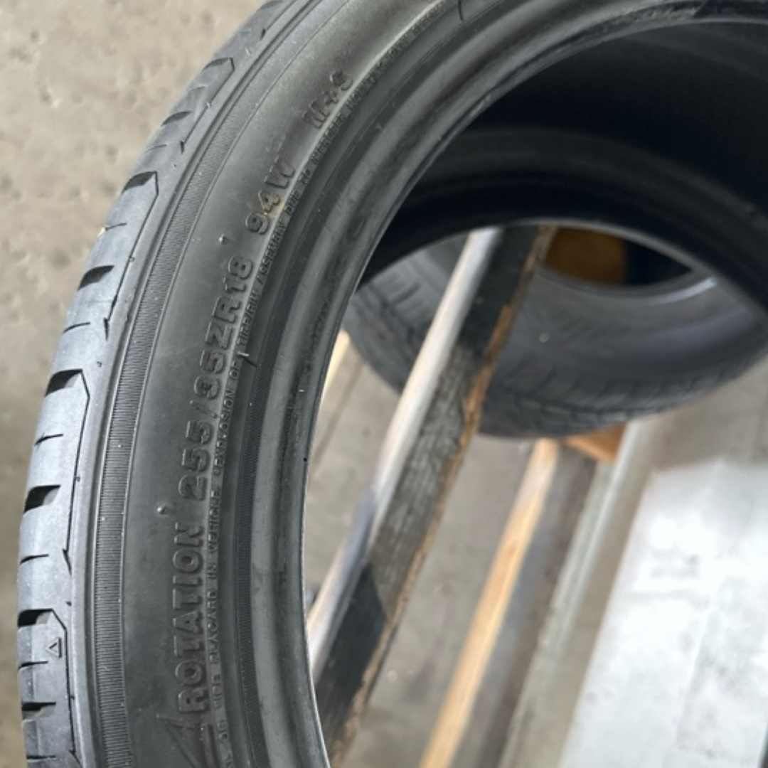 Set of 2 Lionhart 255/35/18 tires 8233bc54