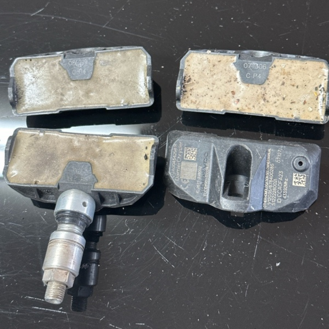 Set of 2 Mercedes-Benz TPMS Sensor A0045429818 cb10f2d5