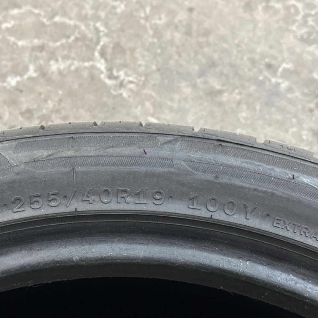 LEAO LION SPORT 255/40/19 5e56d7e2