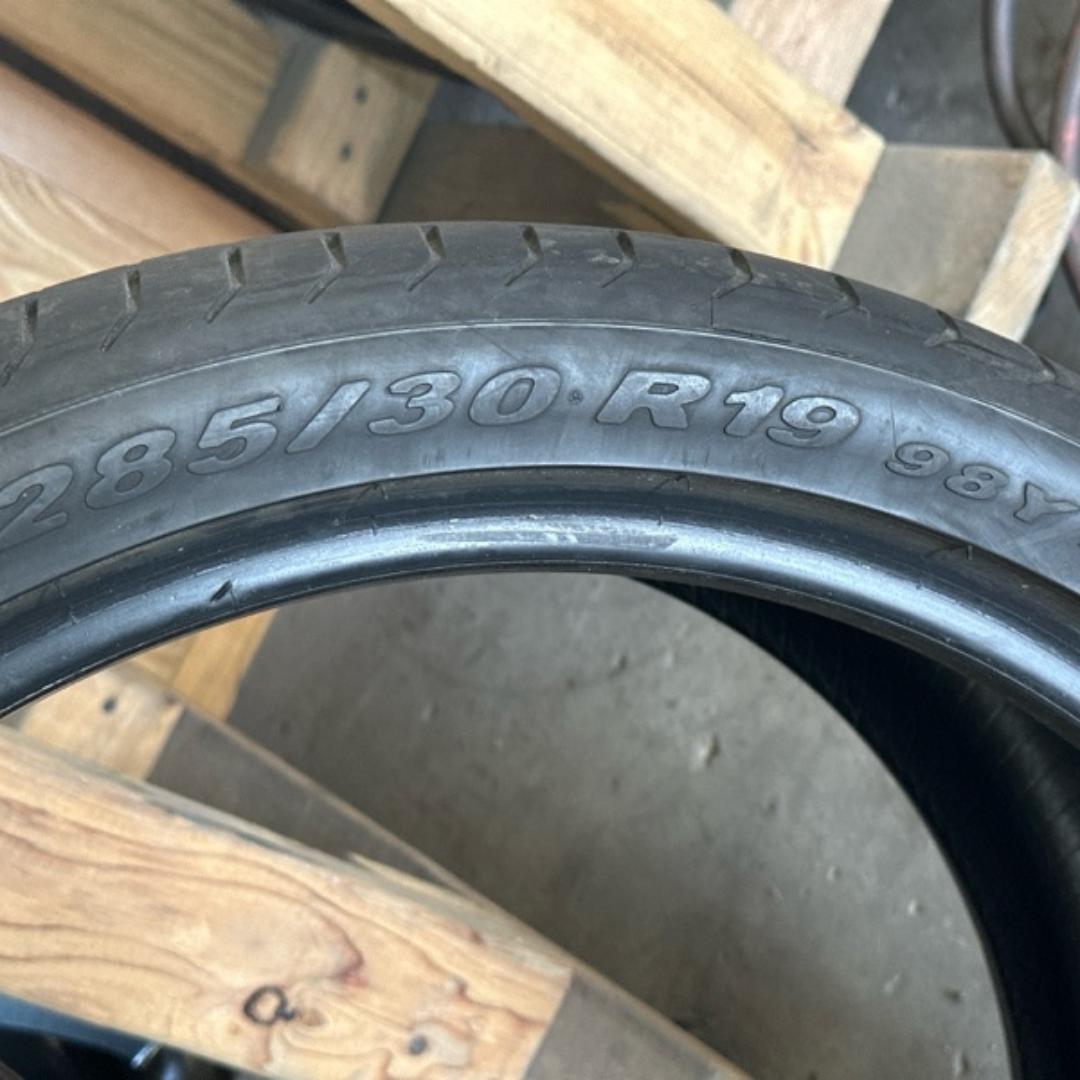 One Pirelli PZero 285/30/19 Tire 76a42dc9