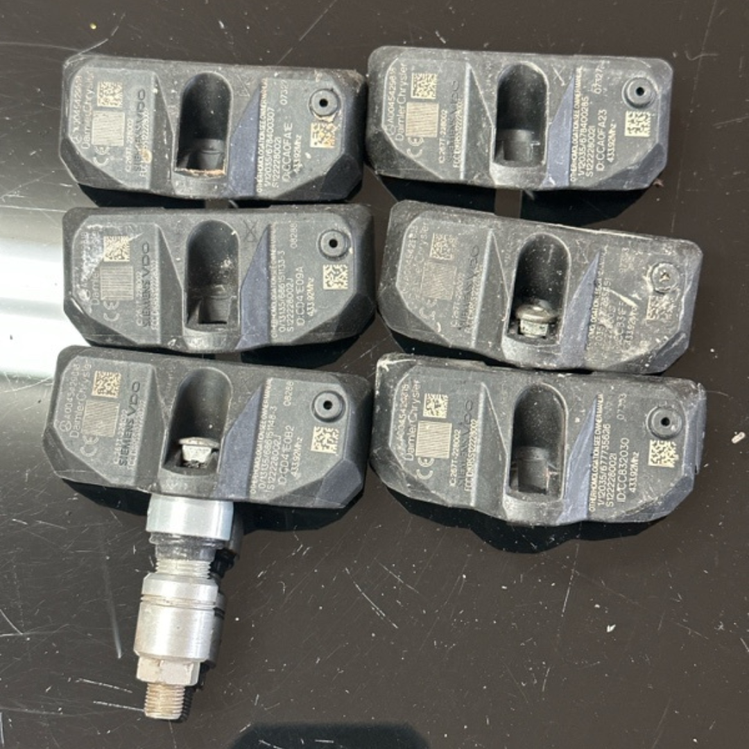 Set of 2 Mercedes-Benz TPMS Sensor A0045429818 cb10f2d5