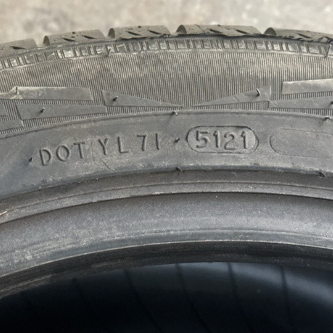 NOKIAN 245/45/19 TIRE b01837a1