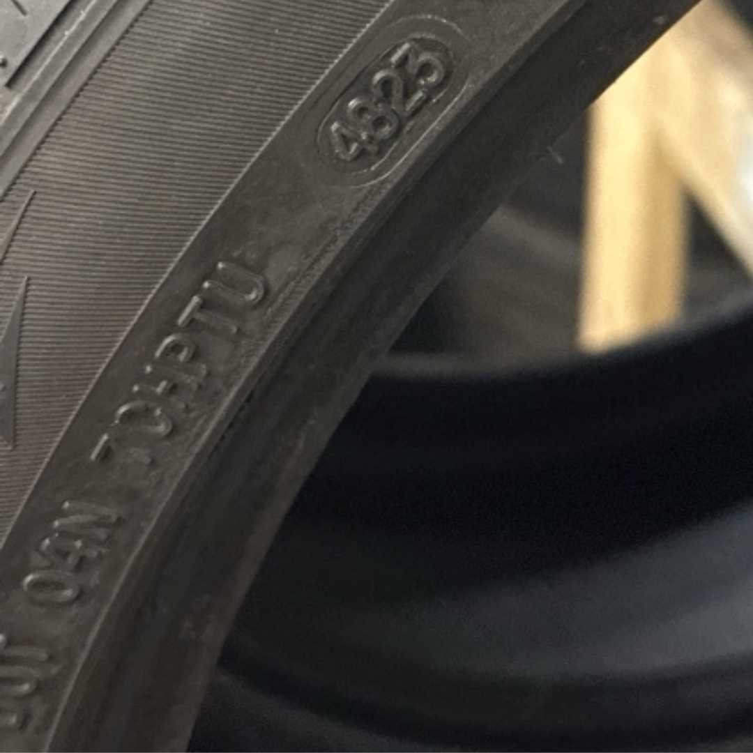 SET OF 2 CROSSMAX CT-1 225/40/18 TIRES b03b9c08