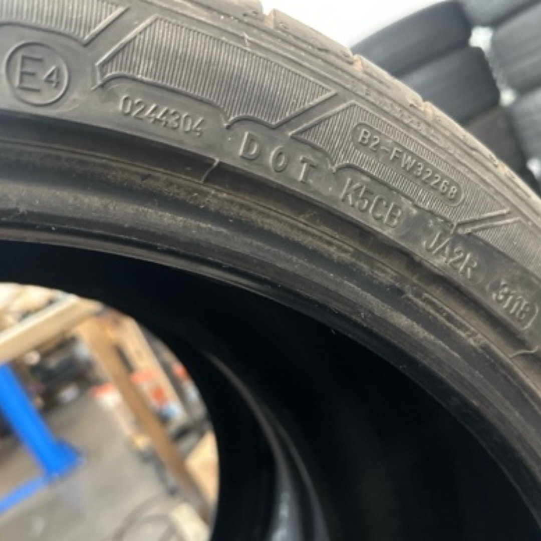 SET OF 2 DUNLOP SPORT 325/30/21 TIRES cd465607