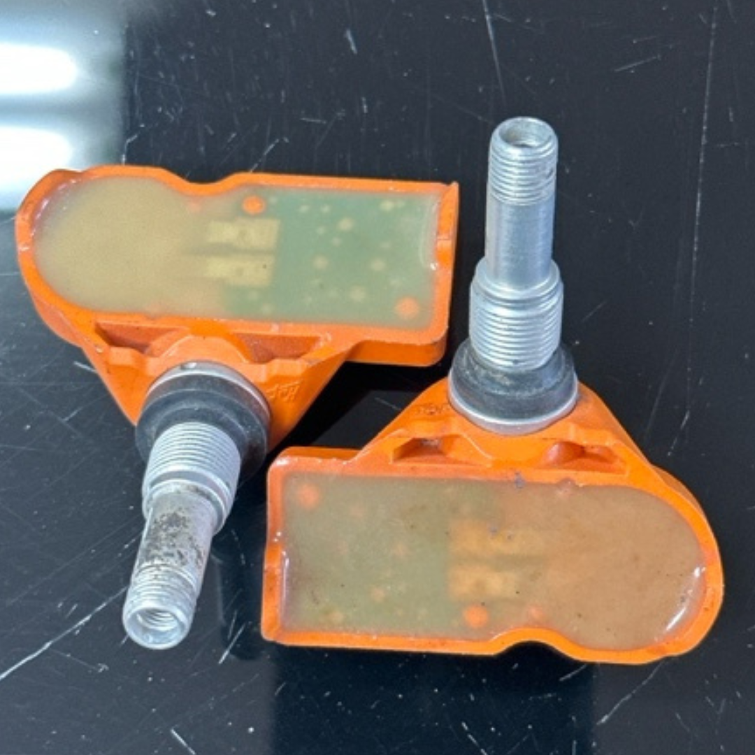 Set of 2 Huf TPMS Tire Pressure Monitoring System UVS4030 51267597