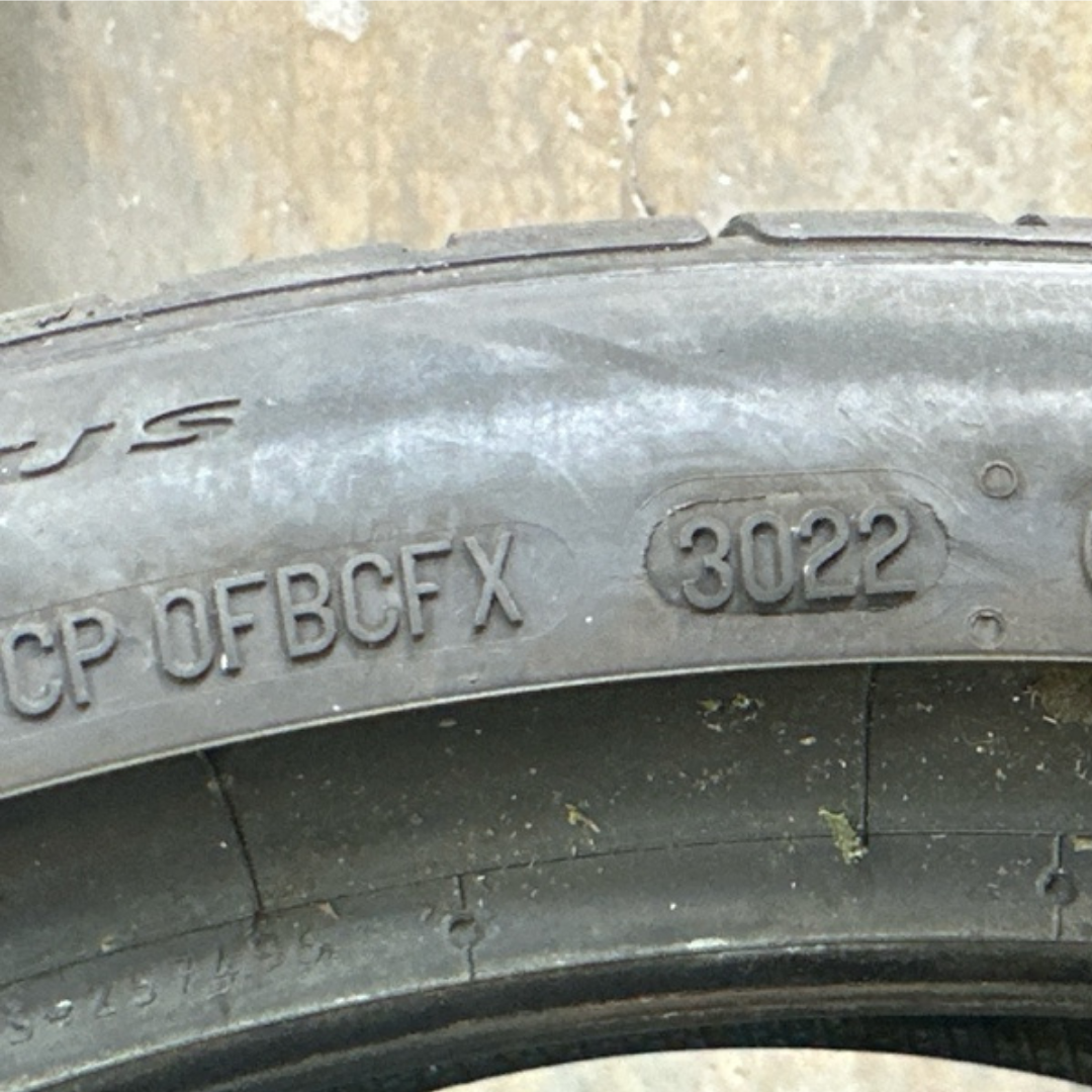 ONE CONTINENTAL EXTREME CONTACT 235/35/19 TIRE