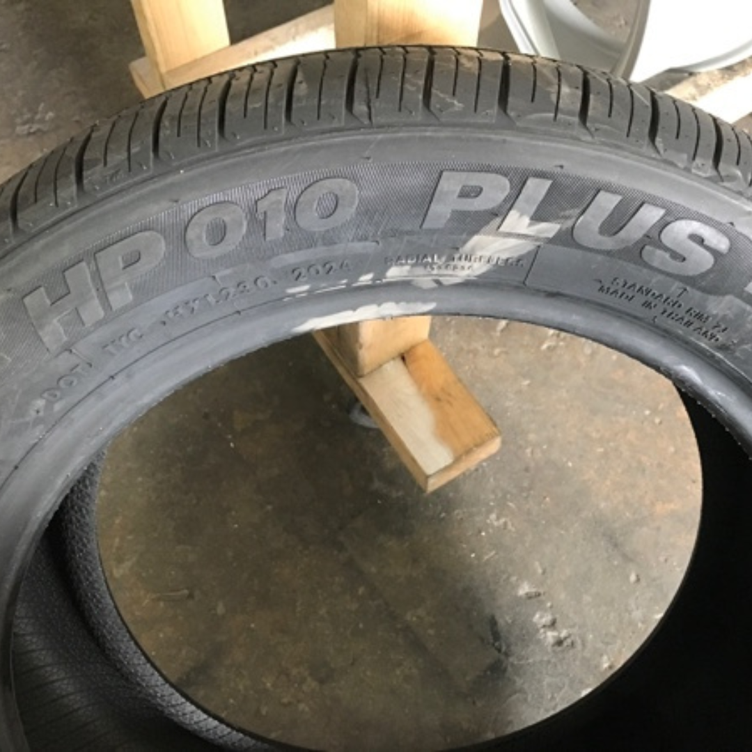 Set of 4 CROSS WIND HP010 PLUS 215/55/17 Tires 4e00076b