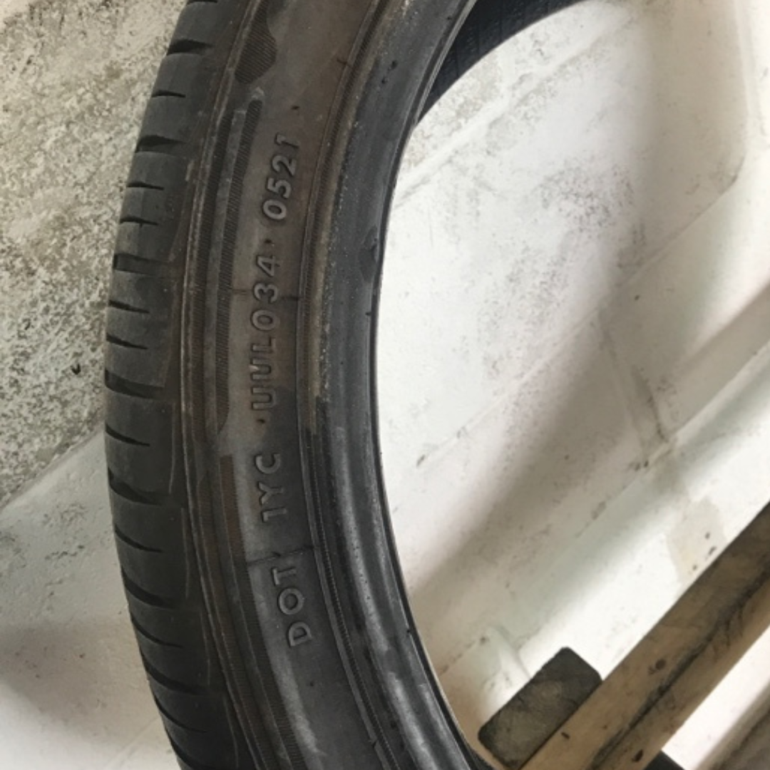 Set of 2 Leao lion sport 3 255/35/19