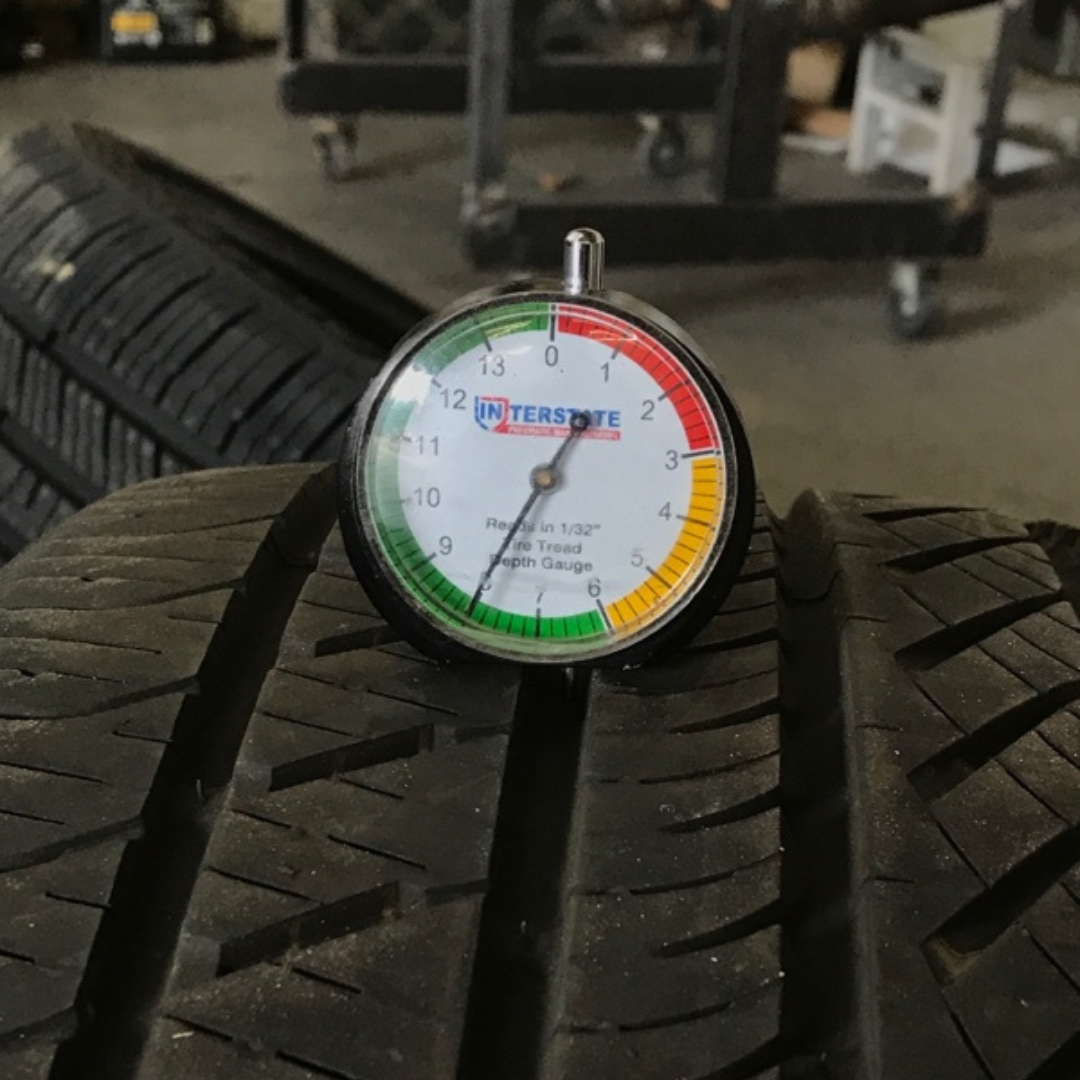 One KUMHO ECSTA 4X 225/40/18 Tire f193b1e7