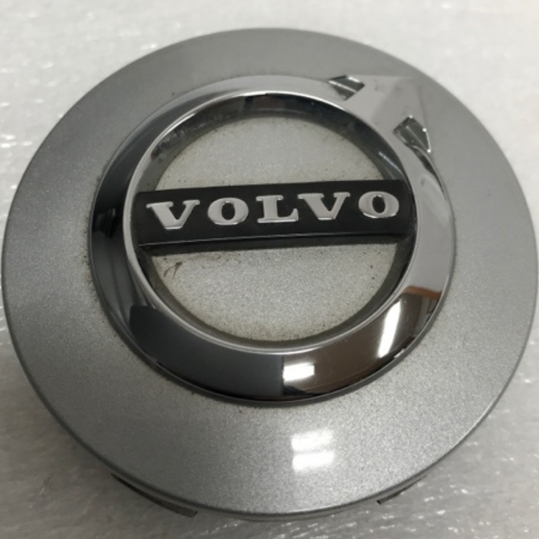 Volvo OEM 31471435 Silver Center Cap ab007b7f