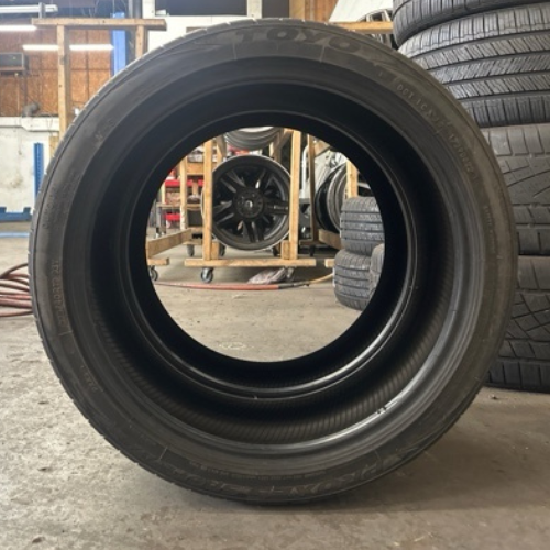 TOYO Set of 2 TIRE 225/40/19 b3625f0b