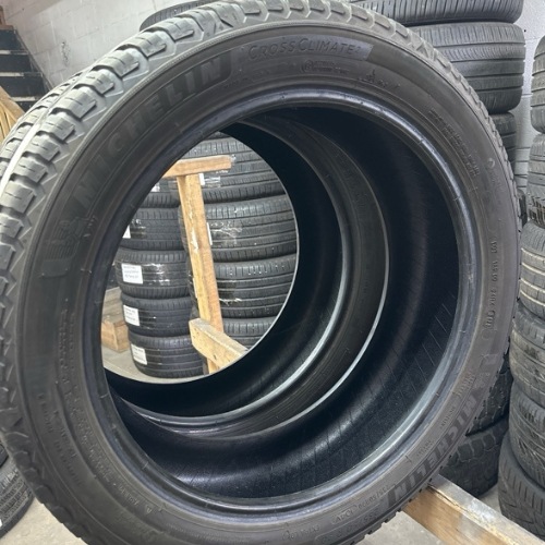 Michelin CrossClimate Winter Tire 235/50/20 set of 2 used