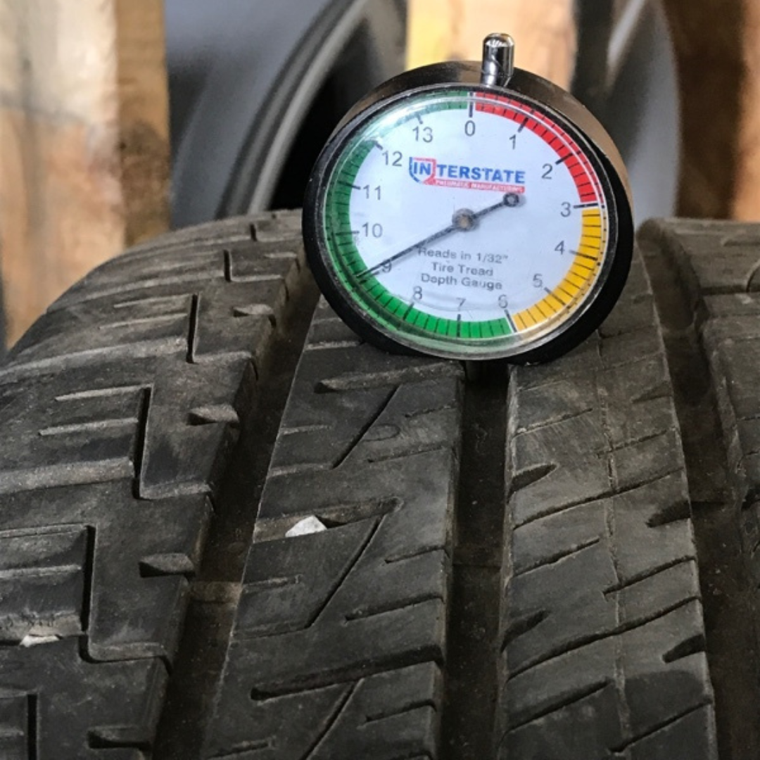 One GOOD YEAR ASSURANCE 235/45/18 Tire 722752d7