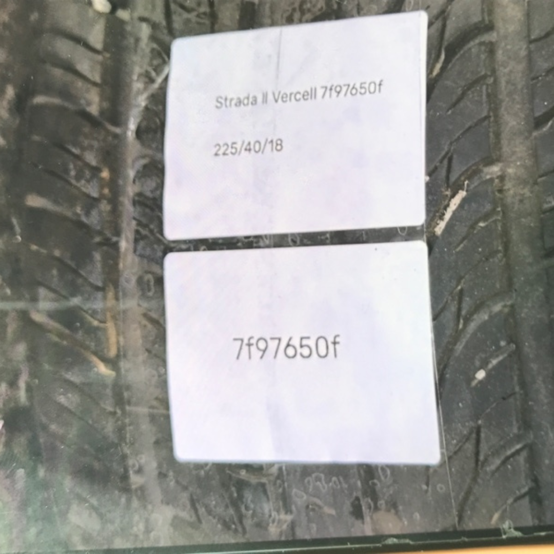 Strada ll Vercell 225/40/18 tire 7f97650f