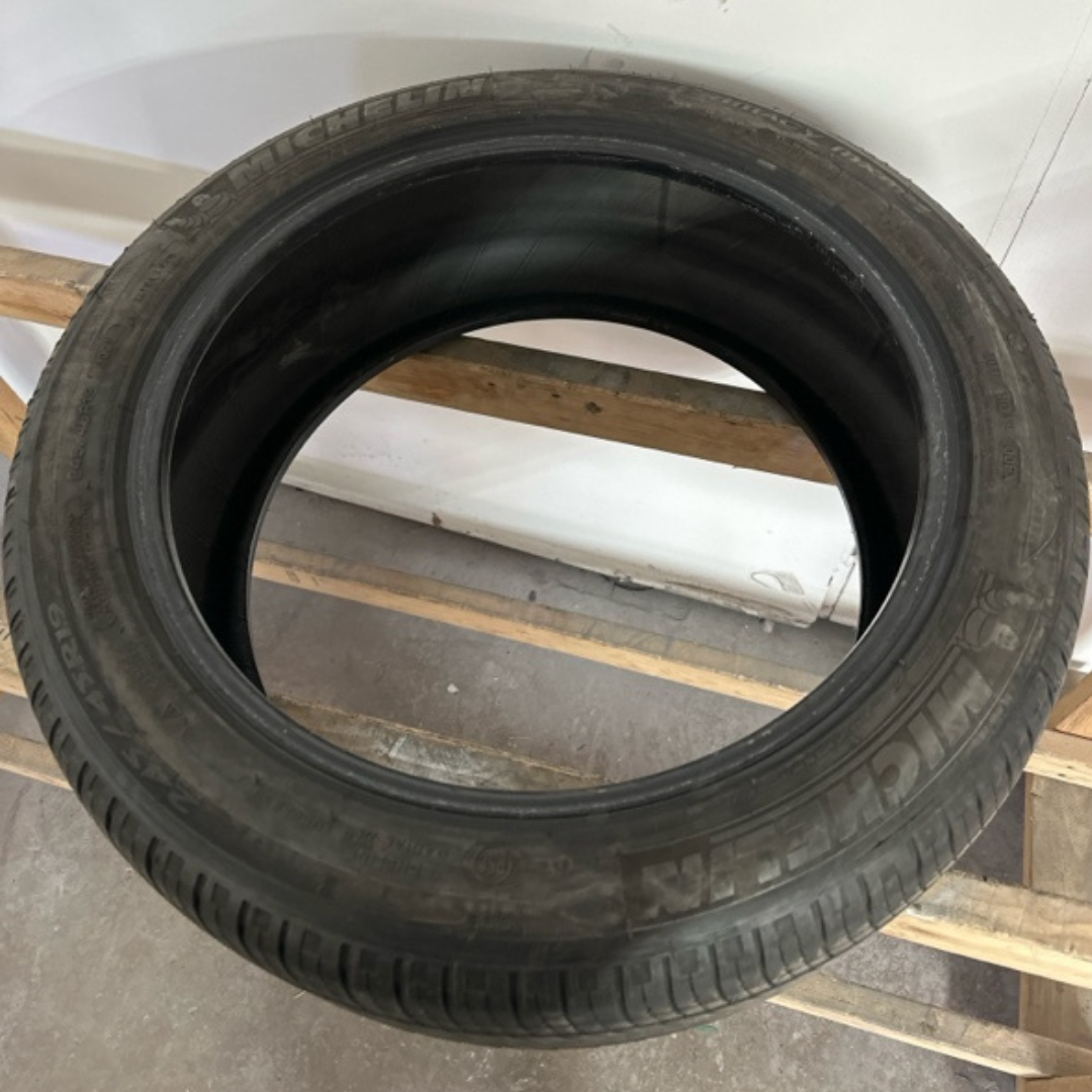 One Michelin Primacy mxm4 245/45/19 Tires 3d2d00e3