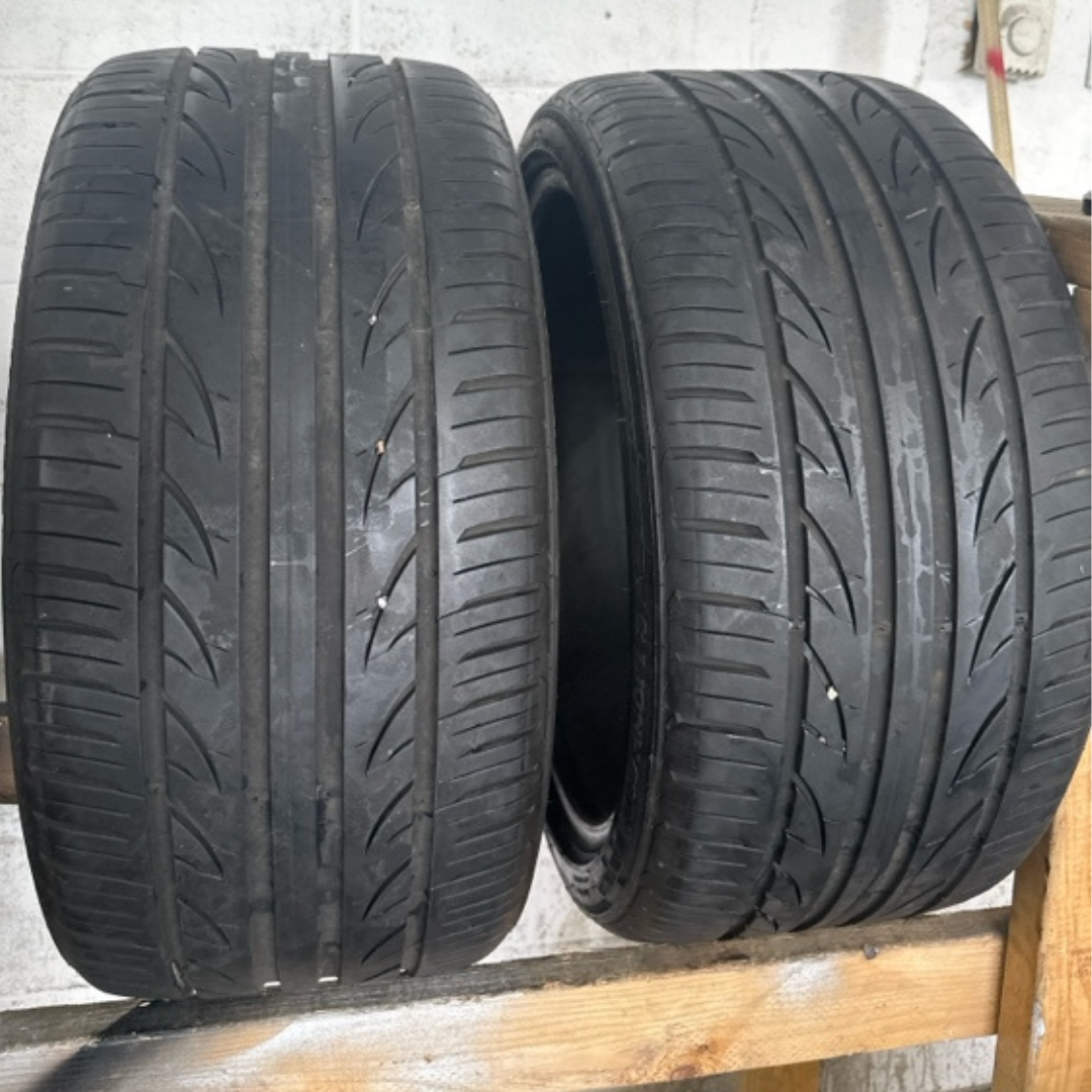 Set of 2 Lionhart 255/35/18 tires 8233bc54