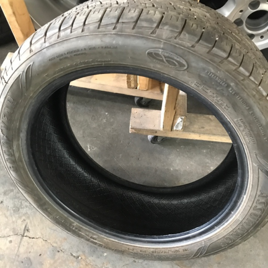 One GOOD YEAR ASSURANCE 235/45/18 Tire 722752d7