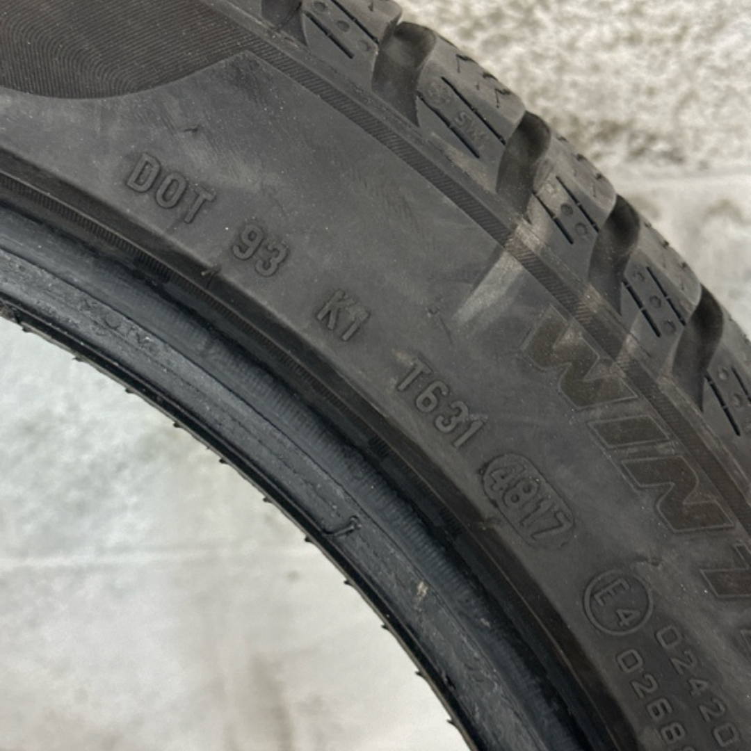 Set of 3 Pirelli Sottozero 3 Size 225/45/18