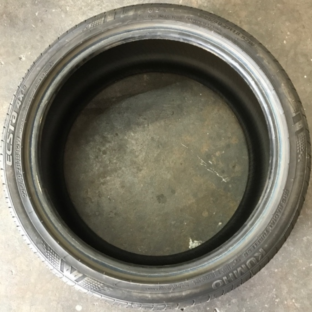One KUMHO ECSTA 4X 225/40/18 Tire f193b1e7