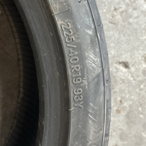 TOYO Set of 2 TIRE 225/40/19 b3625f0b