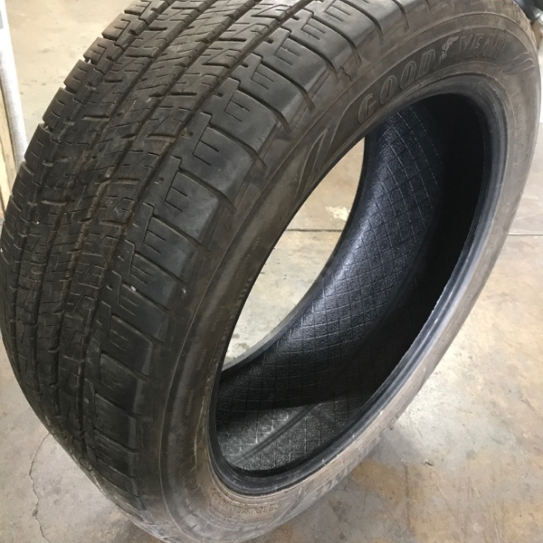 One GOOD YEAR ASSURANCE 235/45/18 Tire 722752d7