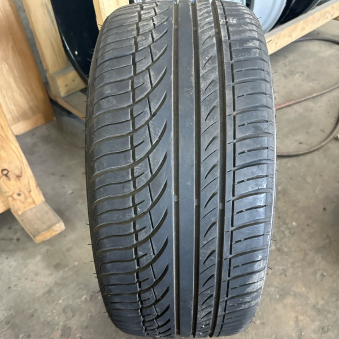 One Fullway 225/30/20 Tires cf98f7f5