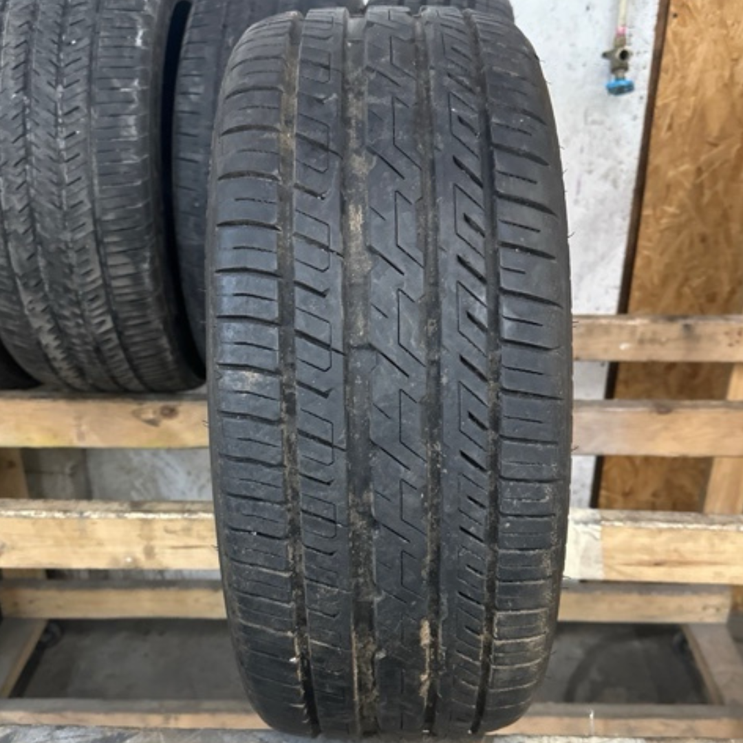ROAD HUGGER GT ULTRA 225/40/18 TIRE 5e795b7e