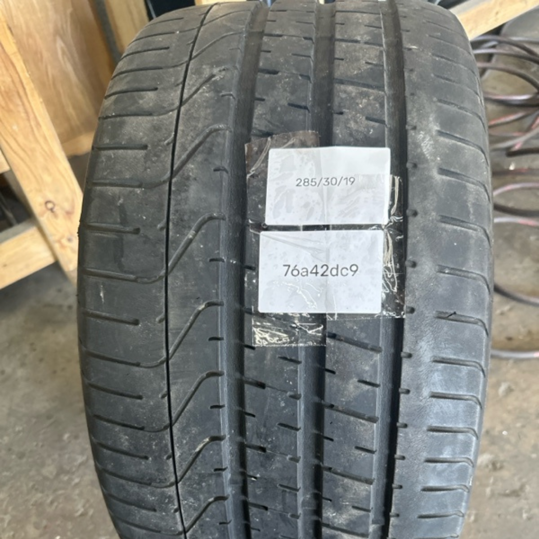One Pirelli PZero 285/30/19 Tire 76a42dc9