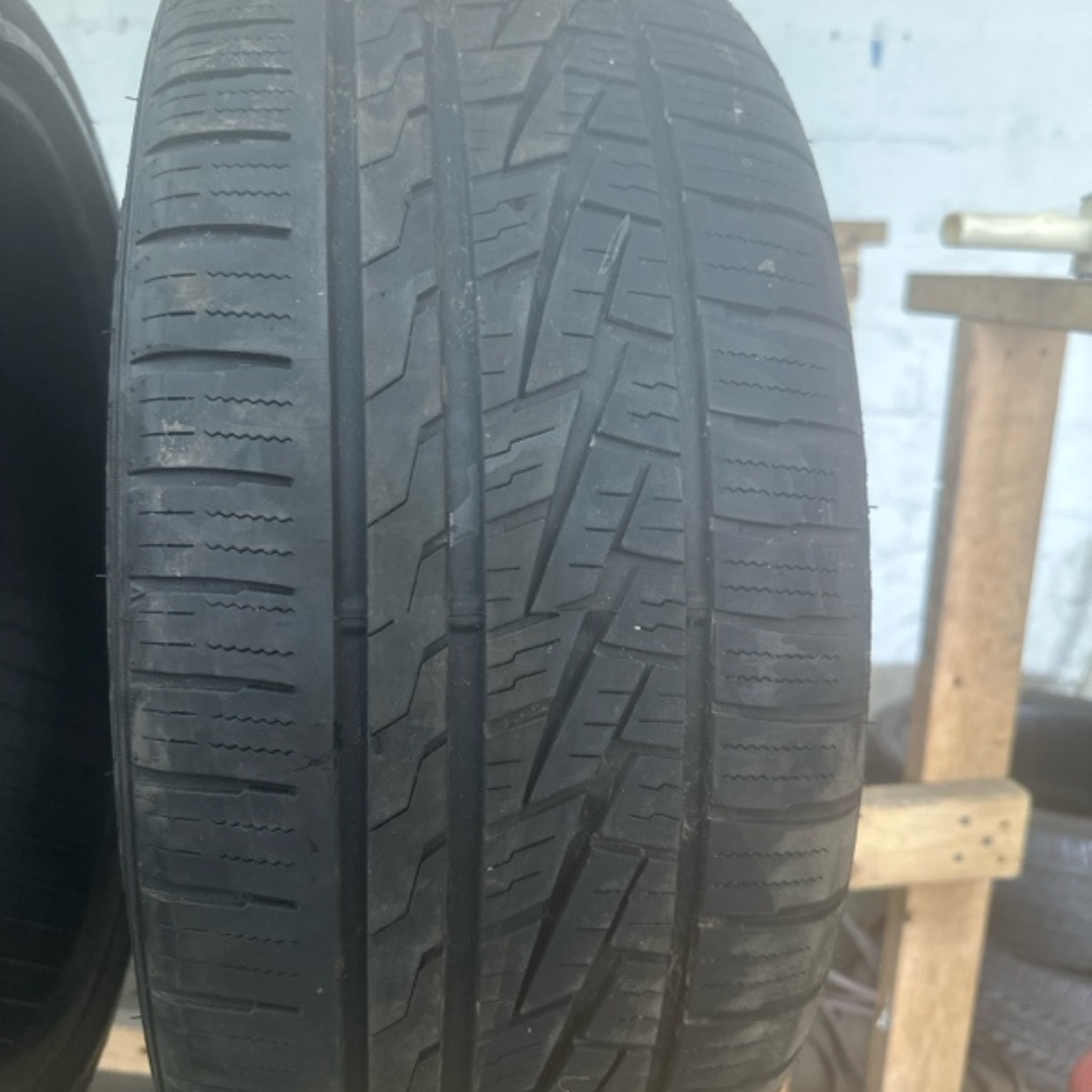 One SUMITOMO HTR A/S PO2 255/35/20 Tire ce16a708