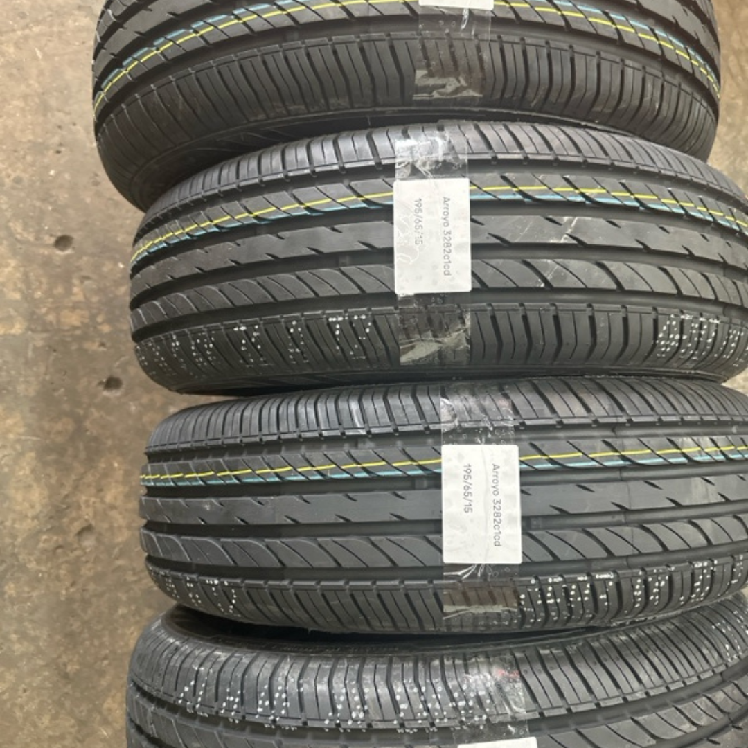 Set of 4 Arroyo Grand Sport 2 195/65/15 Tires 3282c1cd