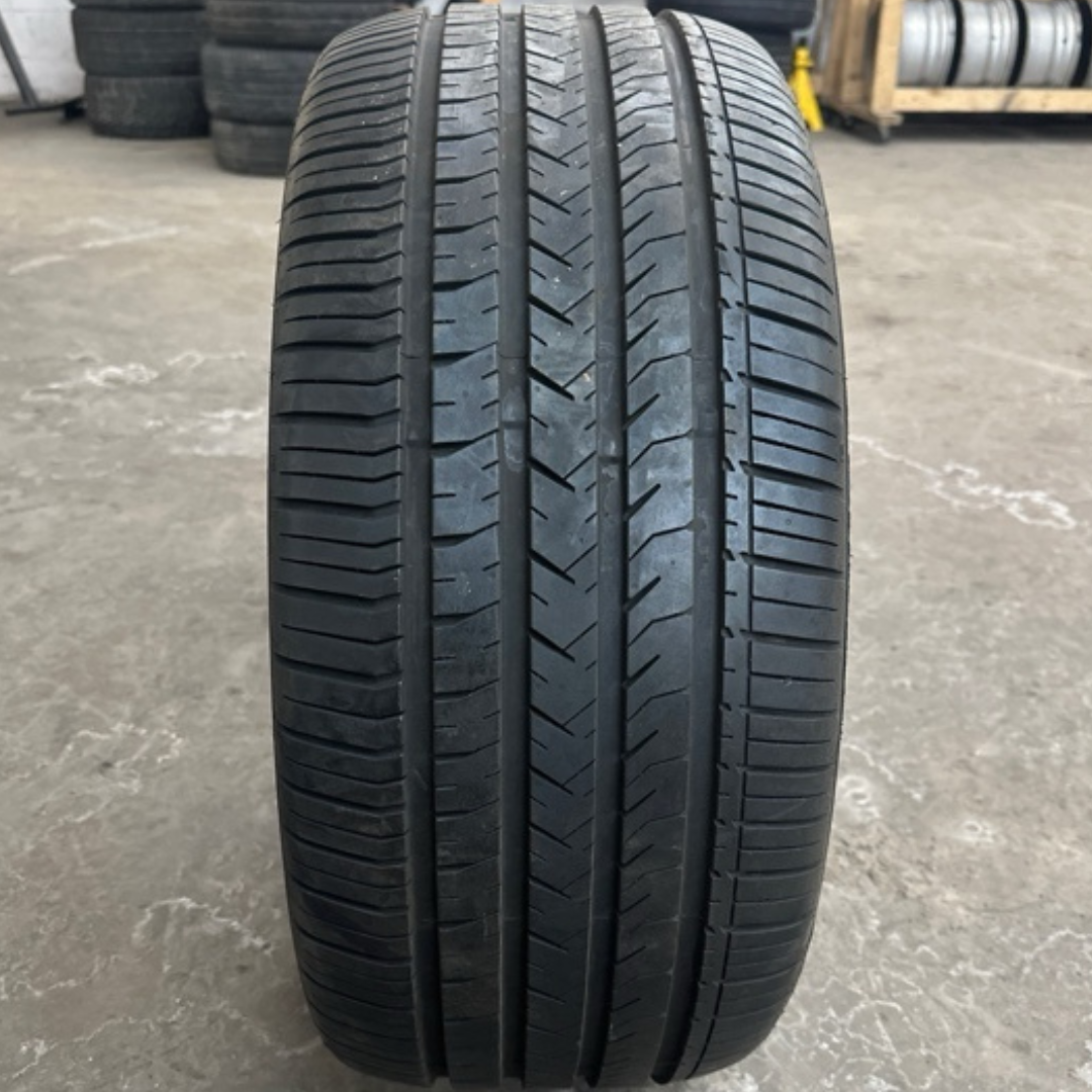 LEAO LION SPORT 255/40/19 5e56d7e2