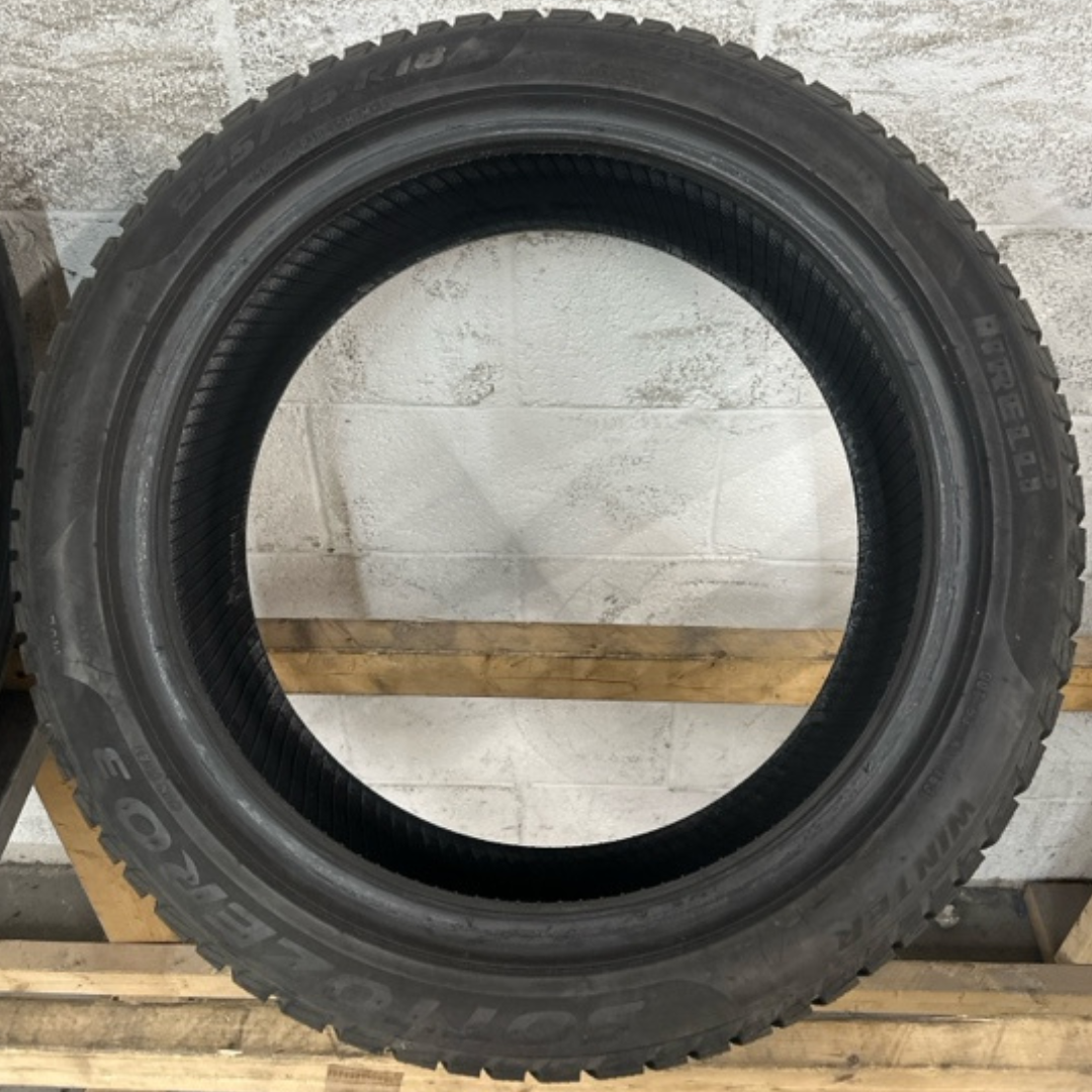 Set of 3 Pirelli Sottozero 3 Size 225/45/18