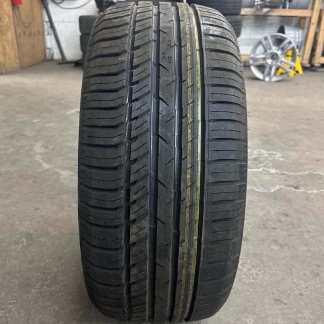 NOKIAN 245/45/19 TIRE b01837a1