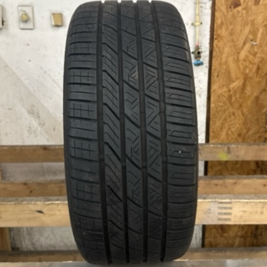 ROAD HUGGER GTZ 235/40/18 TIRE cc443b1e