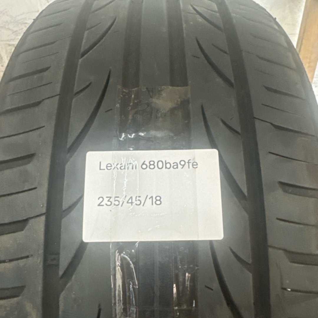 Lexani LX-UHP 207 Size 235/45/18