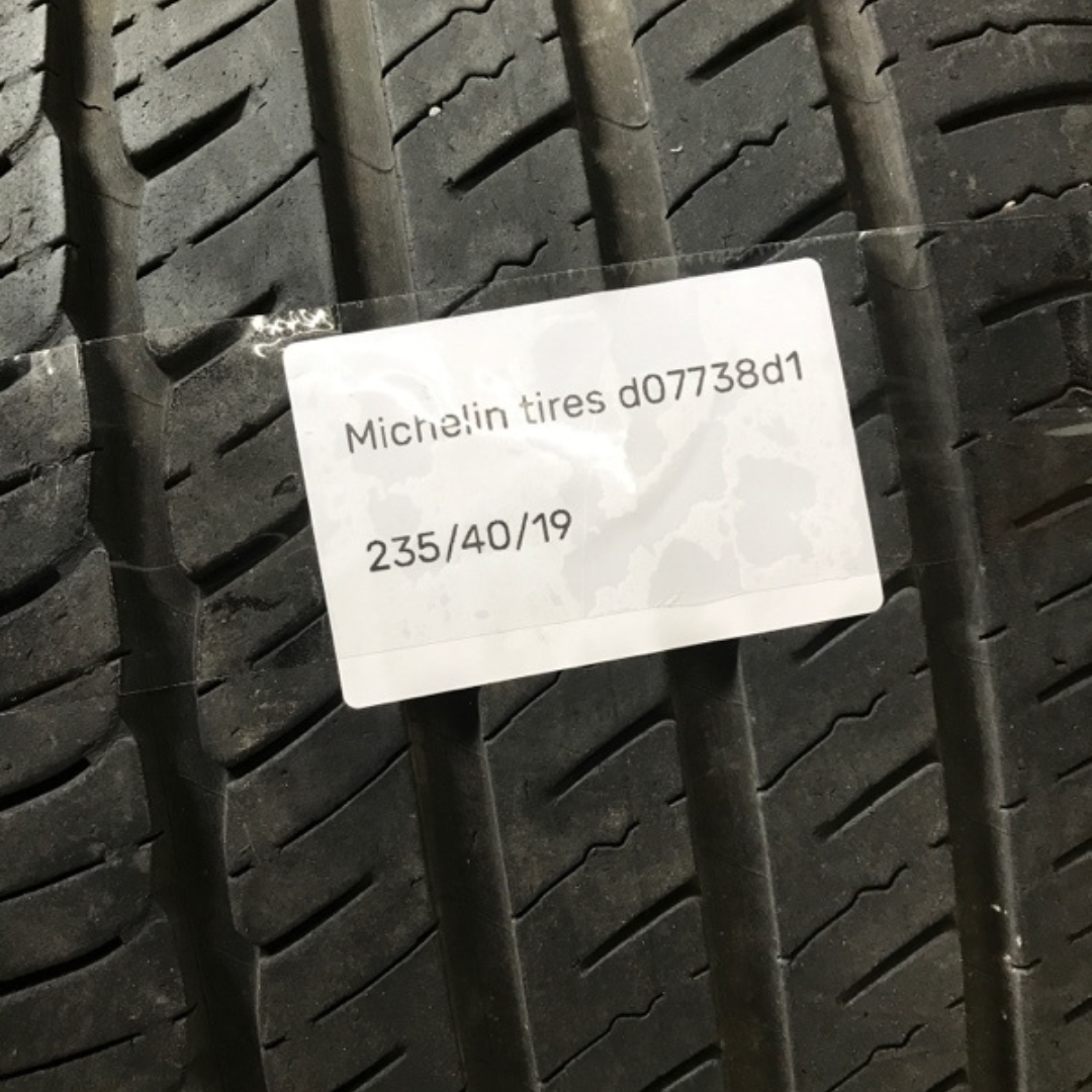 One MICHELIN PRIMACY MXM4 235/40/19 Tire d07738d1