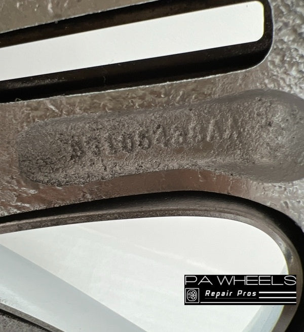 CHRYSLER SEBRING 300 2007-2010 18 INCH ALLOY RIM WHEEL FACTORY OEM 2285 05105438AA   Manufacturer Part Number: 05105438AA; 5105691AA; Hollander Number: 2285 Condition: "This is used wheel and may have some cosmetic imperfections, please ask for the actual picture" Finish: CHROME Size: 18" x 7" Bolts: 5x115mm Offset: 40mm Position: UNIVERSAL