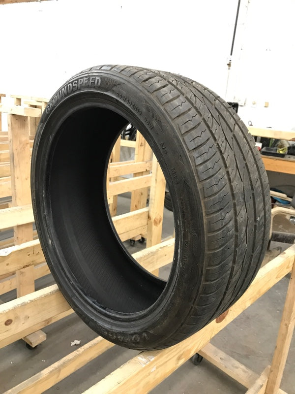 Tire Voyager HP Ground Speed Size 245/40/19