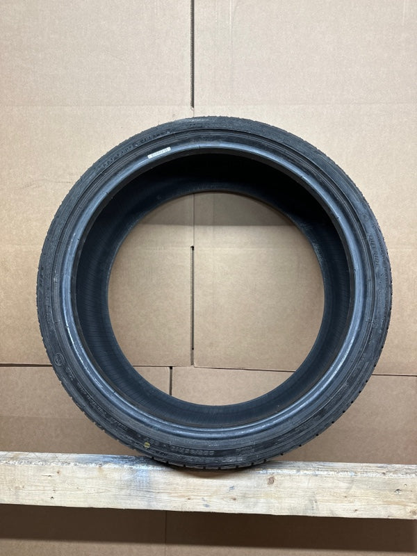 Tire Bridgestone Potenza Re050A Size 225/35/19