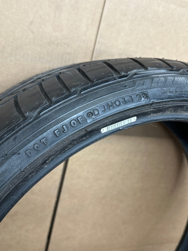 Tire Bridgestone Potenza Re050A Size 225/35/19